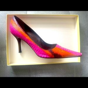 Beautiful vintage snake skin heels!